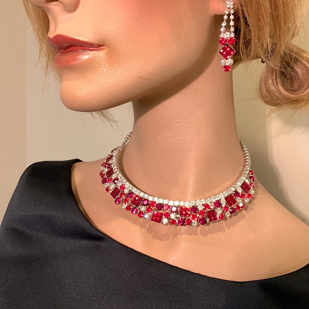 Elegant Necklace & Earrings